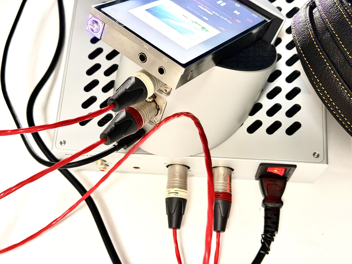 PD10の専用ドックを使い、XLRでKunlunと接続