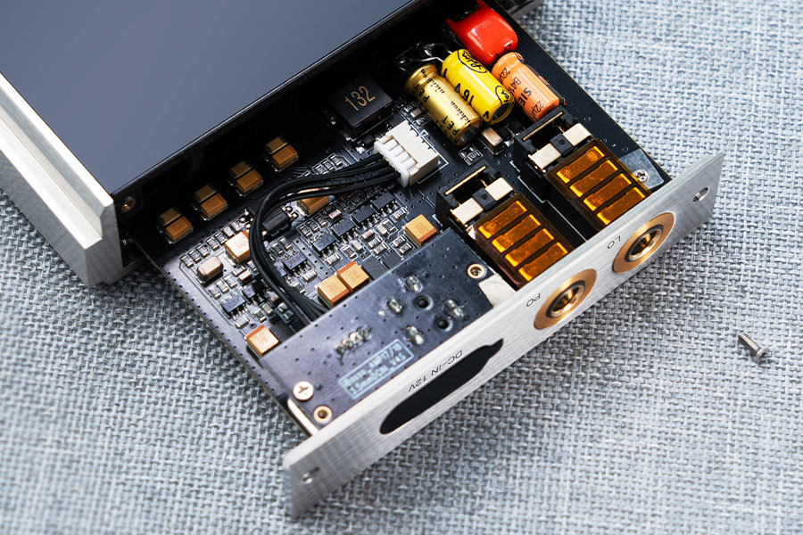 GaNトランジスタを採用したAMPカード「AMP17」