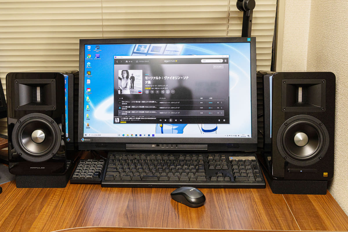 PC向けと呼ばれるスピーカーを置いた様子