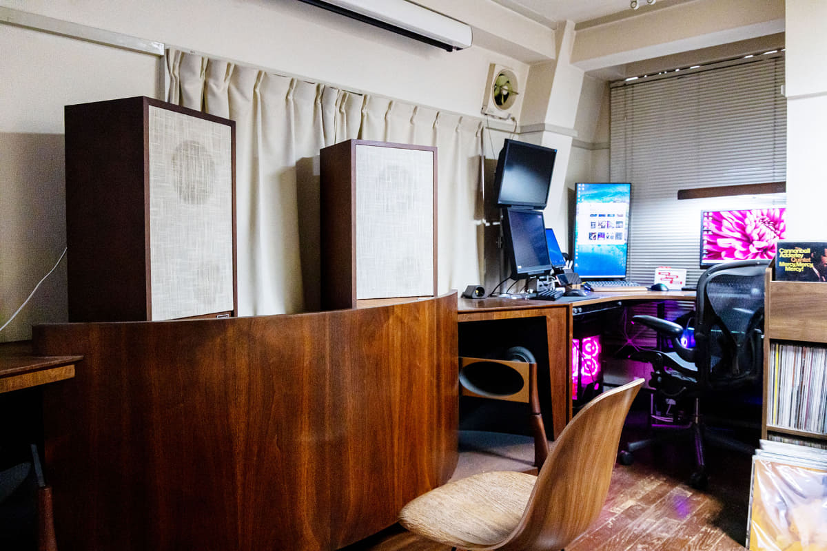 現実的サイズのセッティングを捜している様子