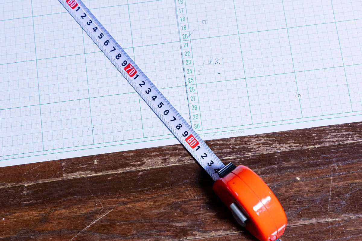 巻き尺とニラメッコしながら、図面を修整