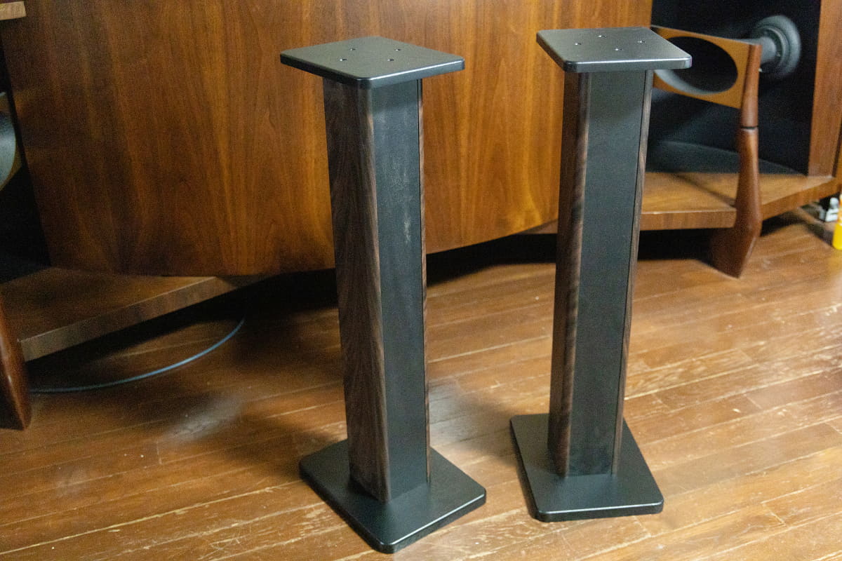 出来上がったスピーカースタンド