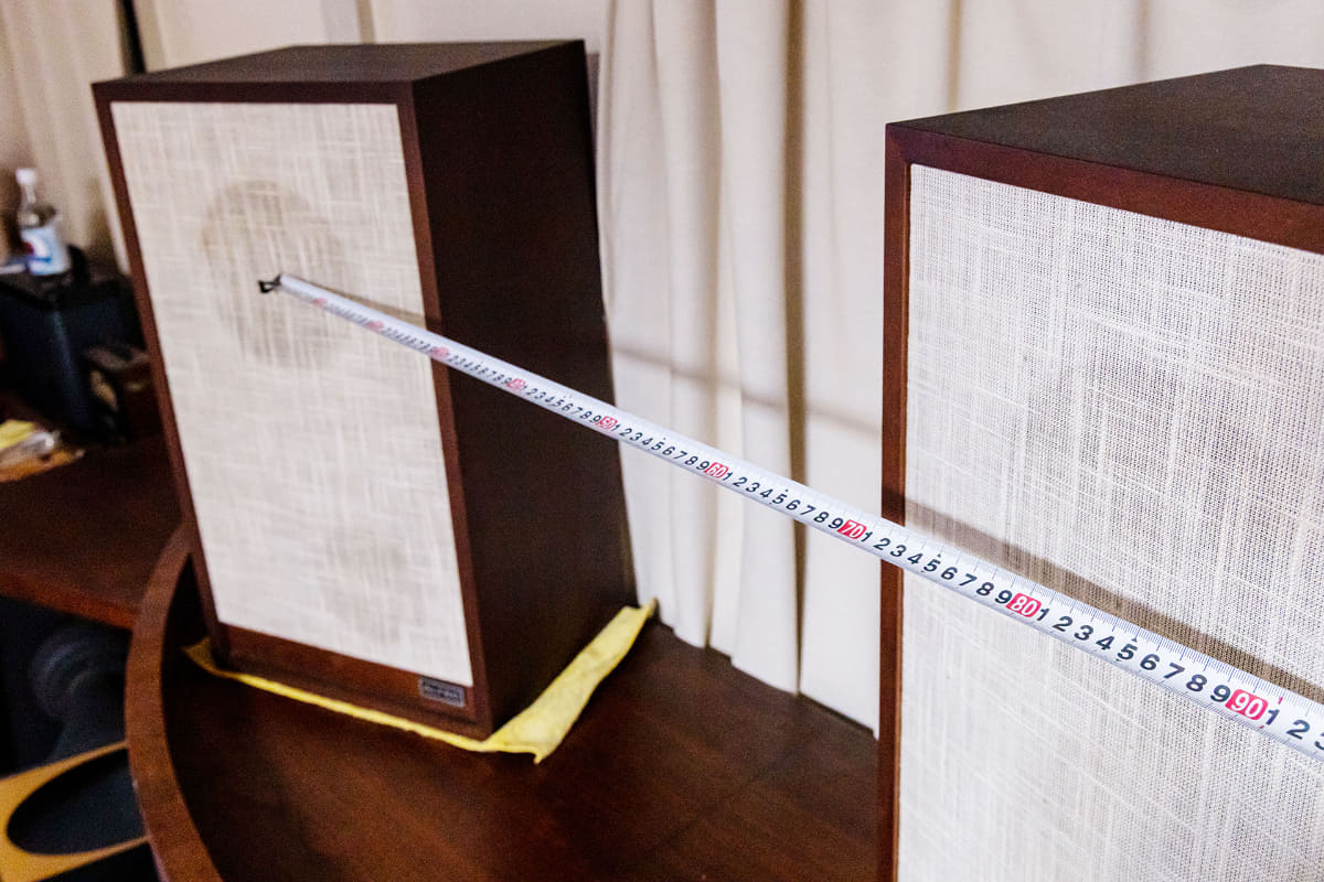 1辺85cmの正三角形セッティングを模索している様子