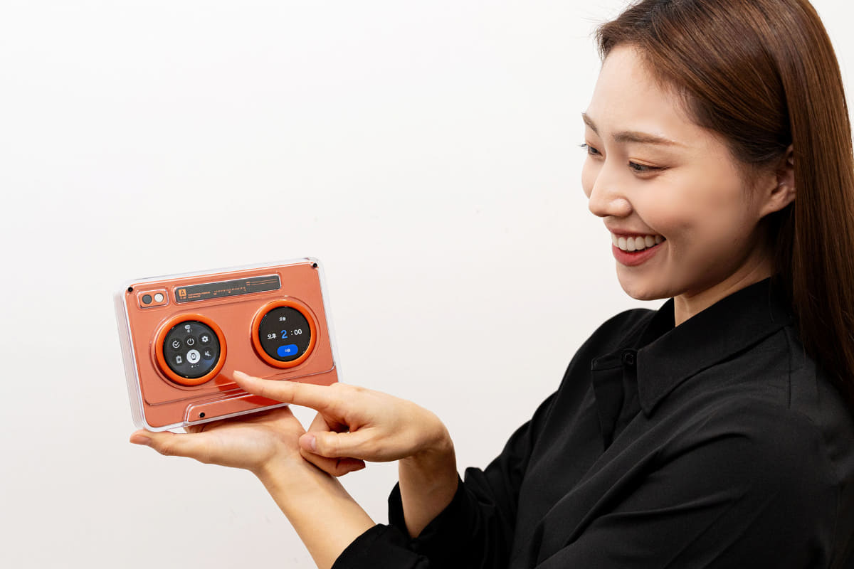 1.5インチ円形OLEDを搭載した「AI OLEDカセット」