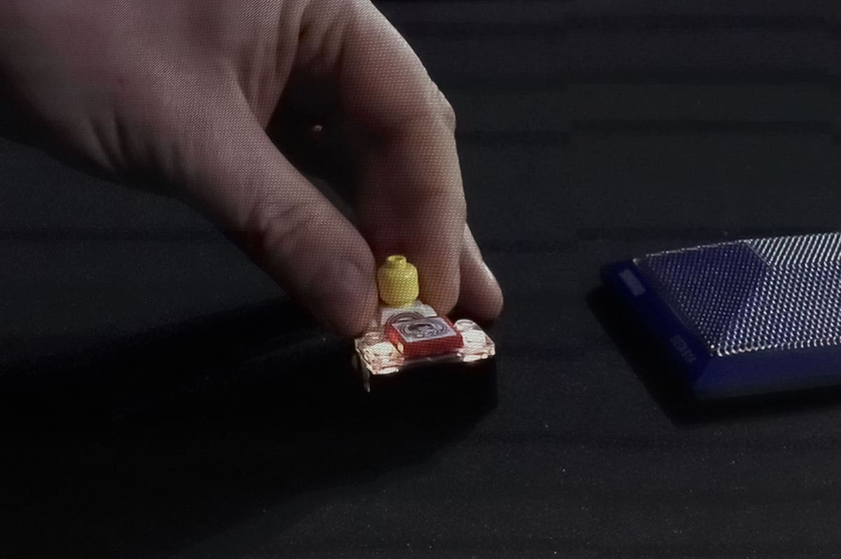 ミニフィギュアをスマートブロックにくっつけると、設定した音や色が公開されている