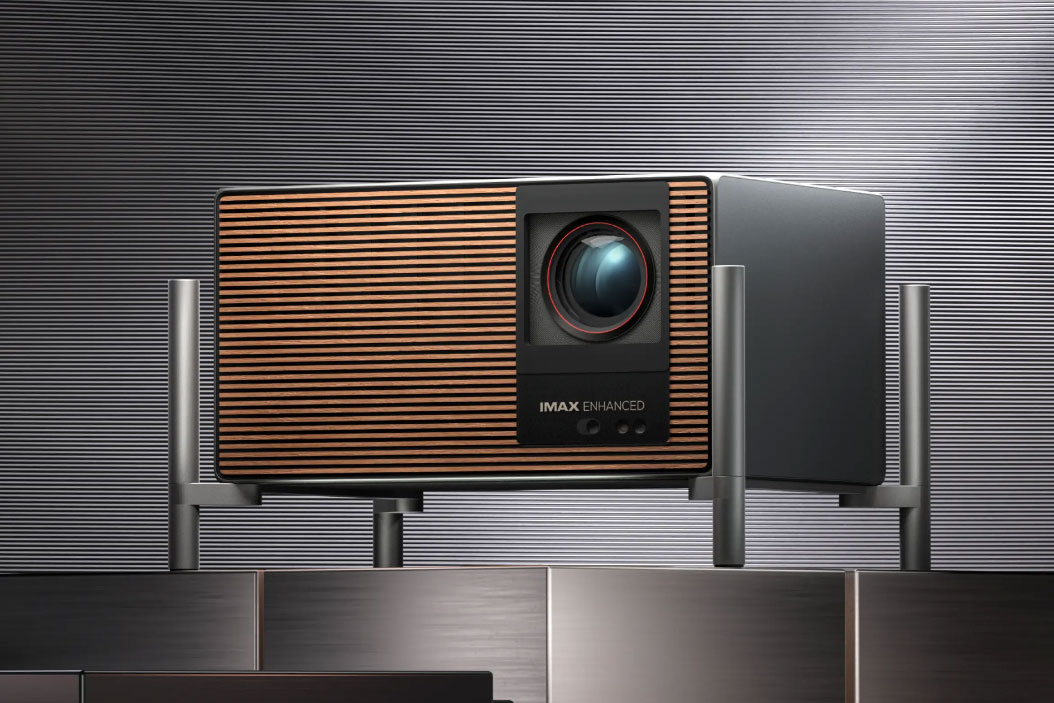 4Kスマートプロジェクタ「TITAN Noir Max」