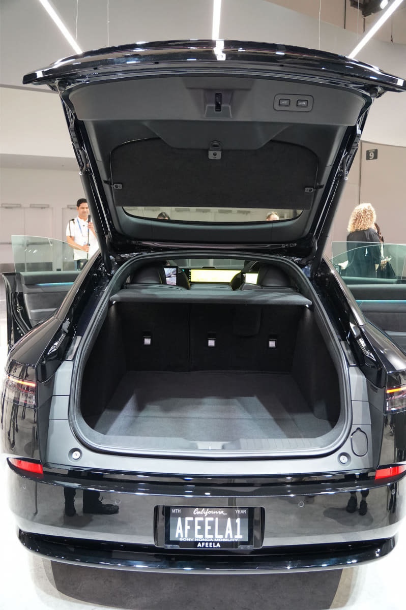 トランクルームはテスラと異なり後ろ側