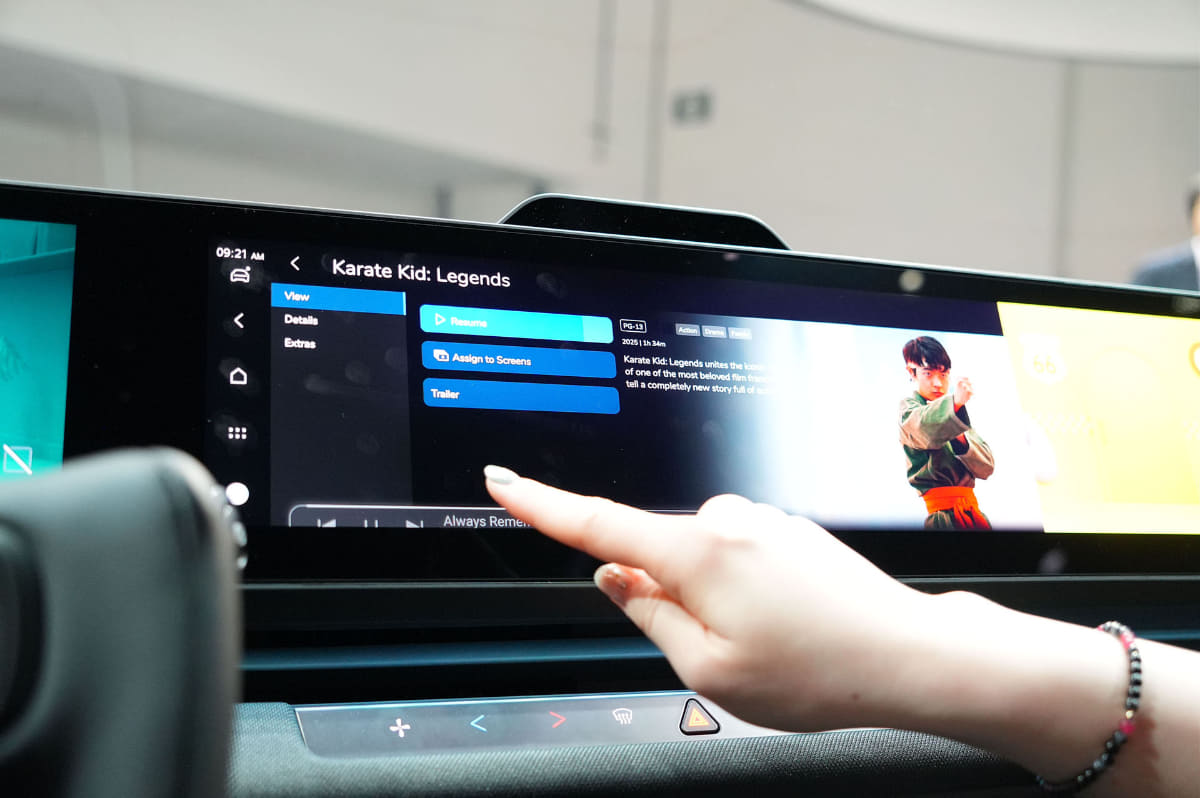 アプリはAndroidベースで、切り替えながら使える
