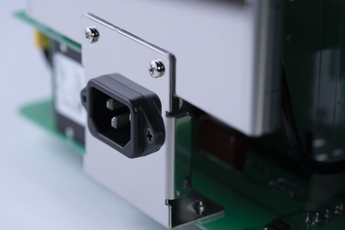 インレットとコンセント