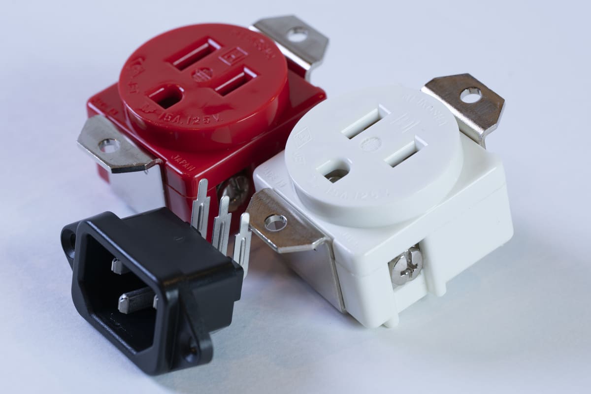 インレットとコンセント
