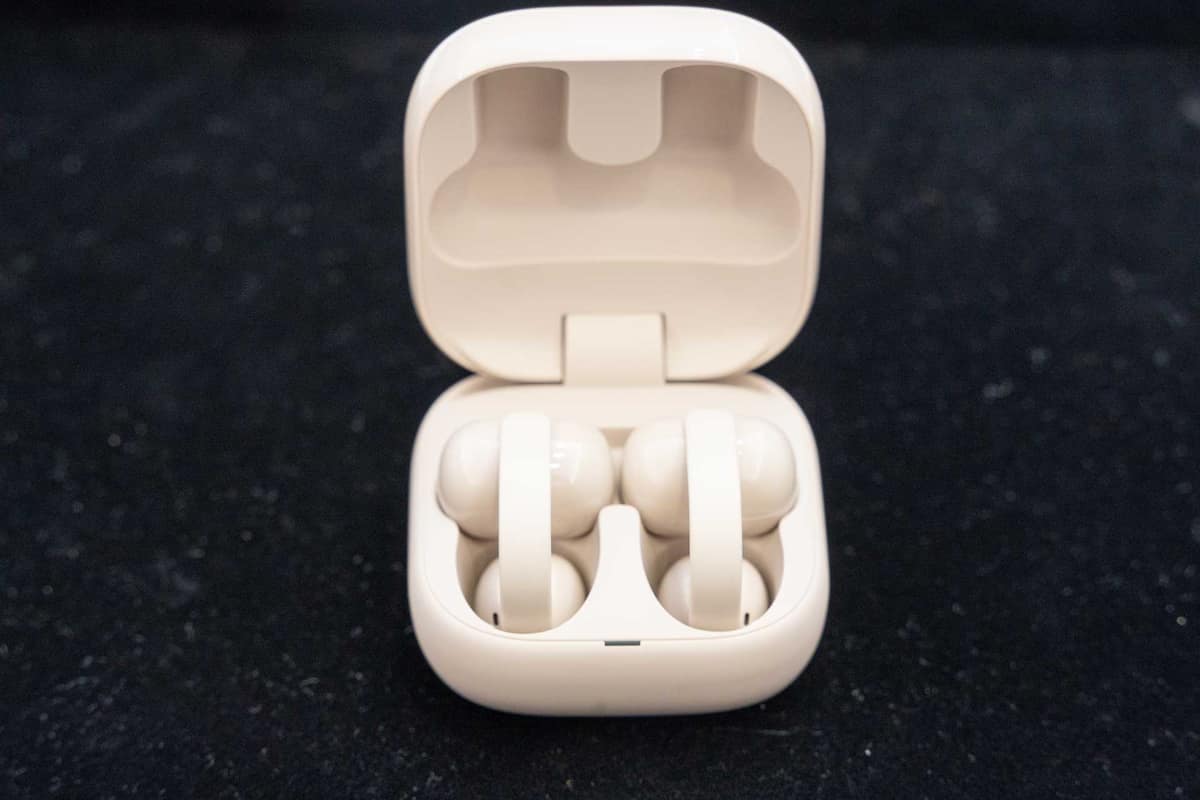 「LinkBuds Clip」(グレージュ)