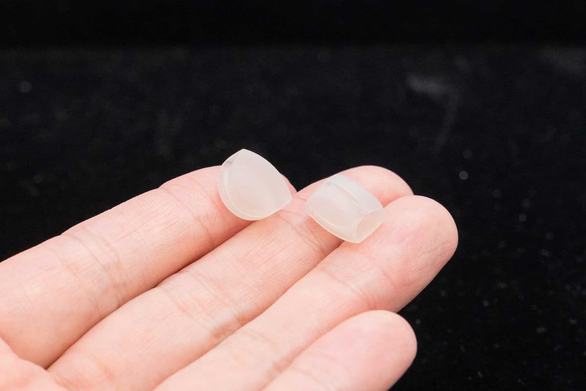 フィット感を調整できるフィッティングクッションが付属