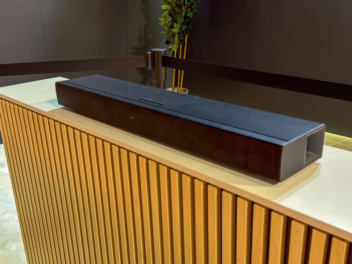 使っているのは、Bluetooth LEオーディオ対応の比較的シンプルなサウンドバーだ