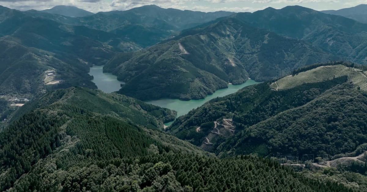 山々に囲まれた椎葉村