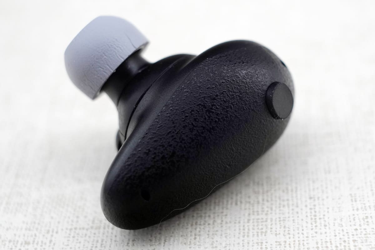 表面の丸い突起は指がかりとして使う