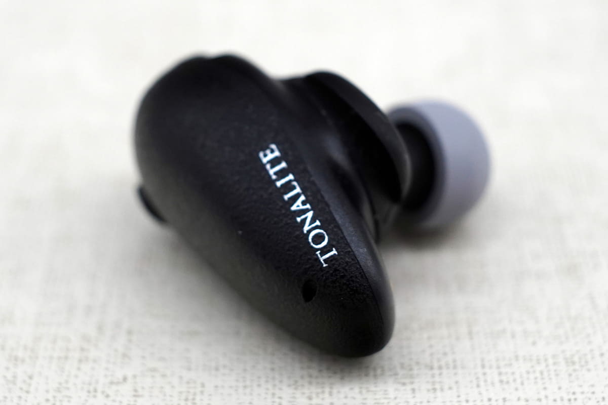 細長いたまご形のボディ