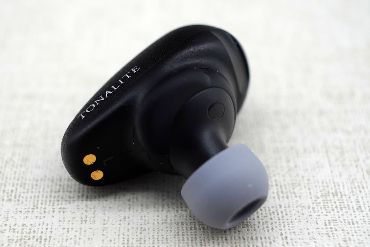 根元にはシリコンのアジャストリング