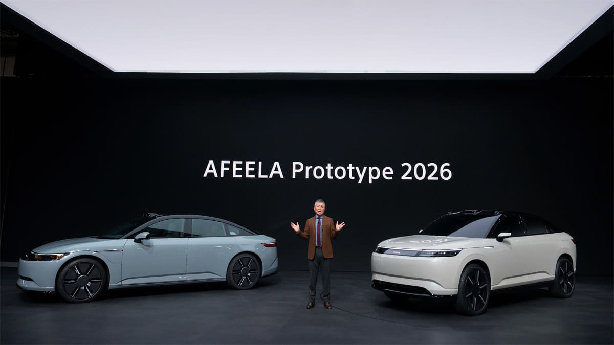ソニー・ホンダはSUVタイプのコンセプトモデル「AFEELA Prototype 2026」(右)を発表した