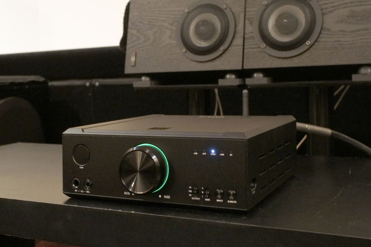 筆者が所有するFIIO K9 AKM。自宅ではラインアウトでD/Aコンバーターとして活躍
