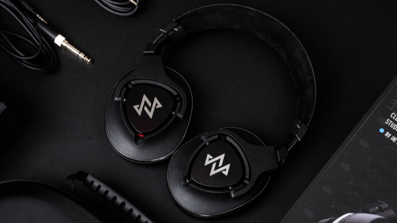 モニターヘッドフォン「NH20」
