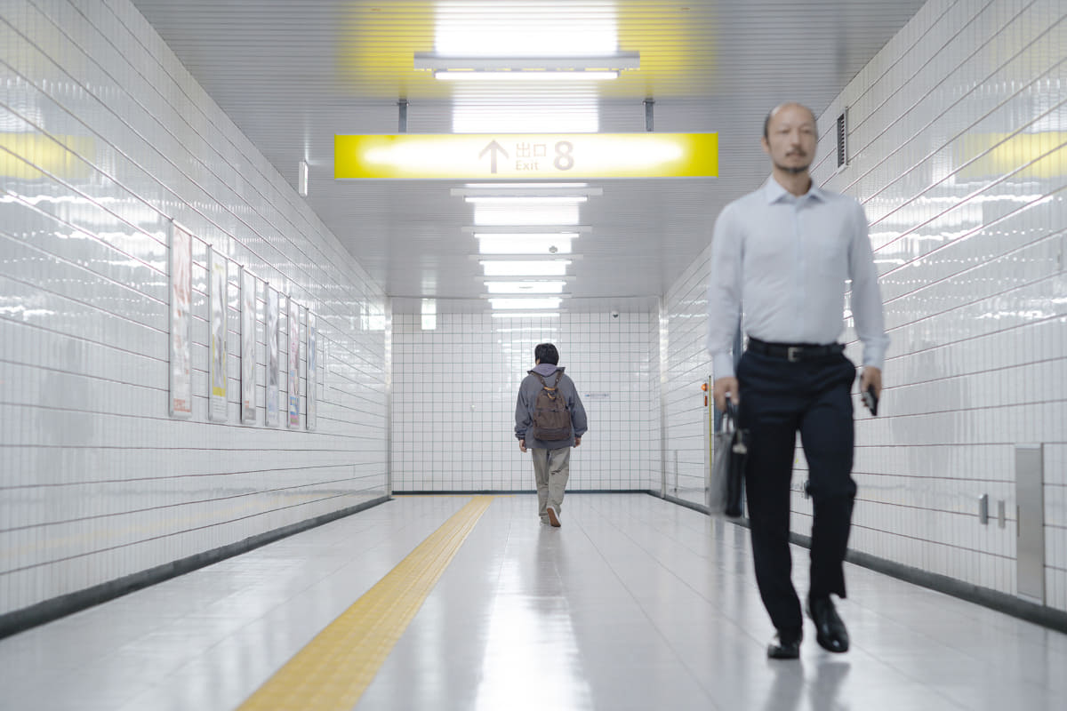 場面写真<br><span class="fnt-70">2025 映画「８番出口」製作委員会</span>