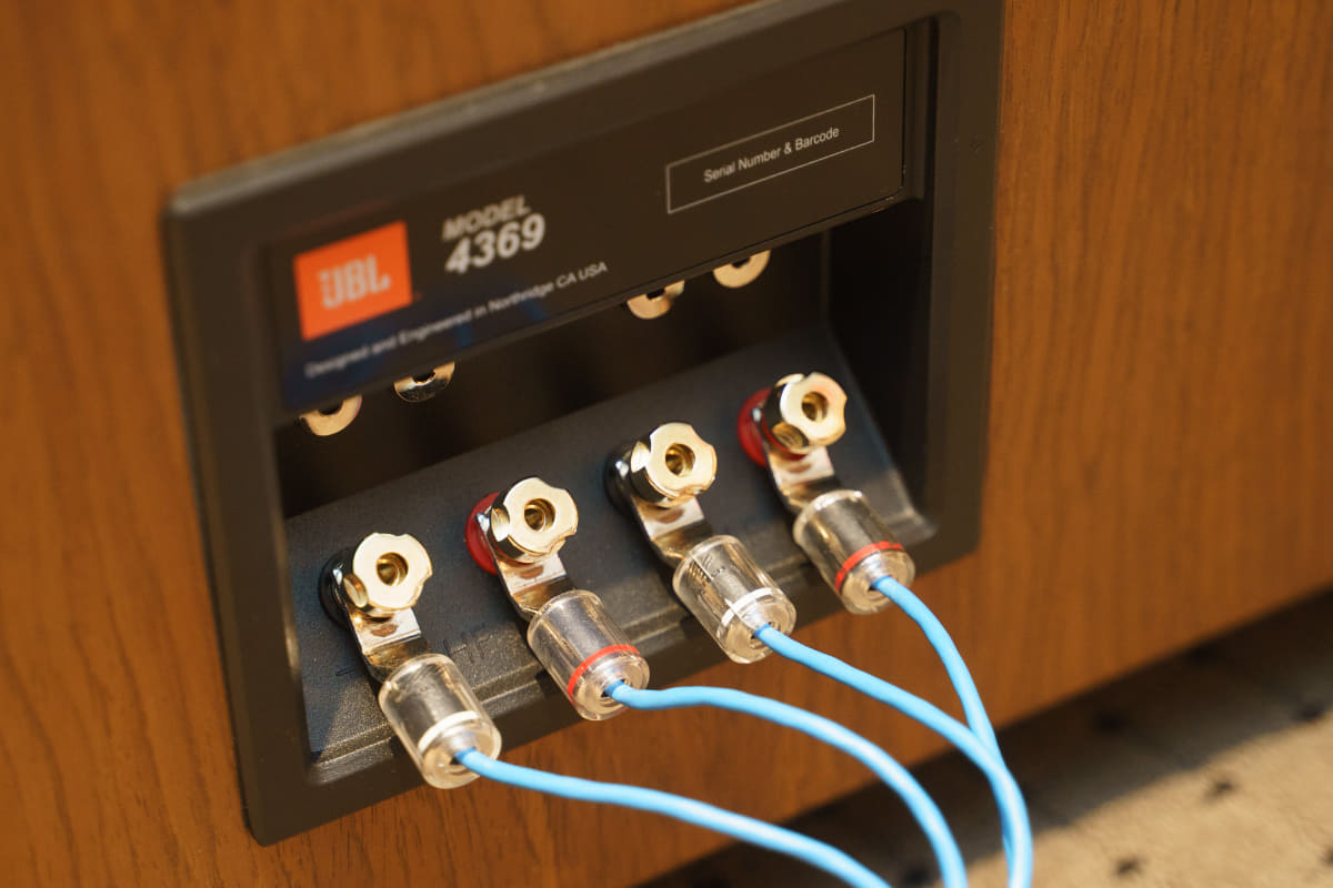 スピーカーターミナル