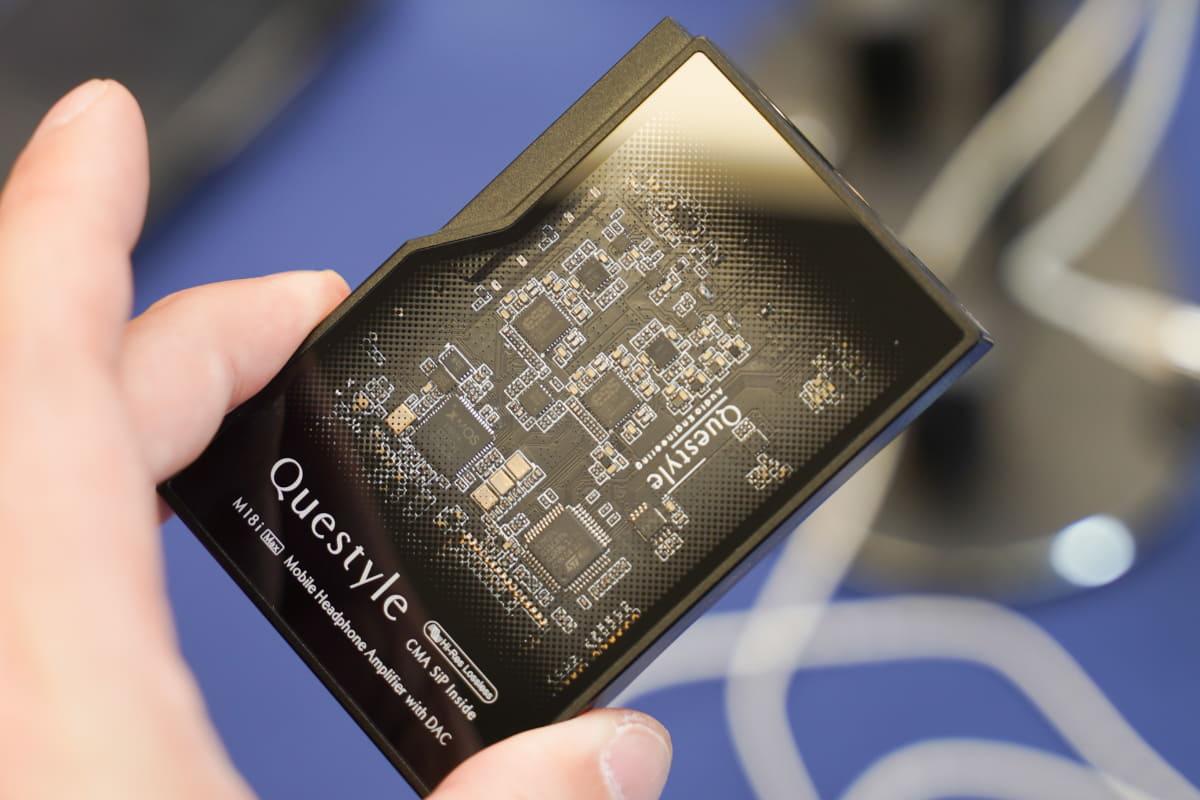 小型だが、3層増幅システムやTTAデコード構造、ES9219Qデュアル搭載、カレントモードアンプなども搭載したポータブルアンプの「M18i Max」も6月頃の発売を目指して開発中