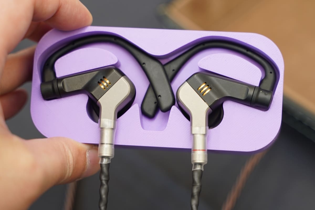 ユニバーサルタイプのハイエンドイヤフォン「BEP-001(仮称)」試作機