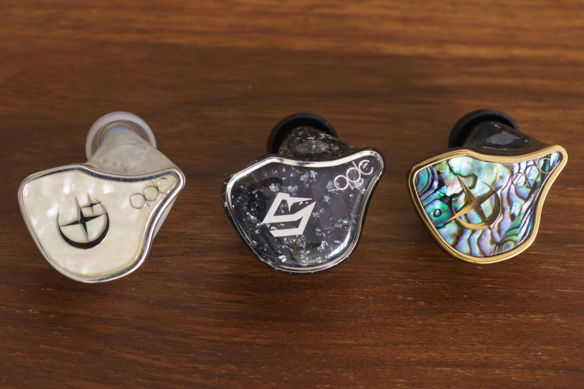 左からEMPRESS-C、CRAVE、EMPEROR