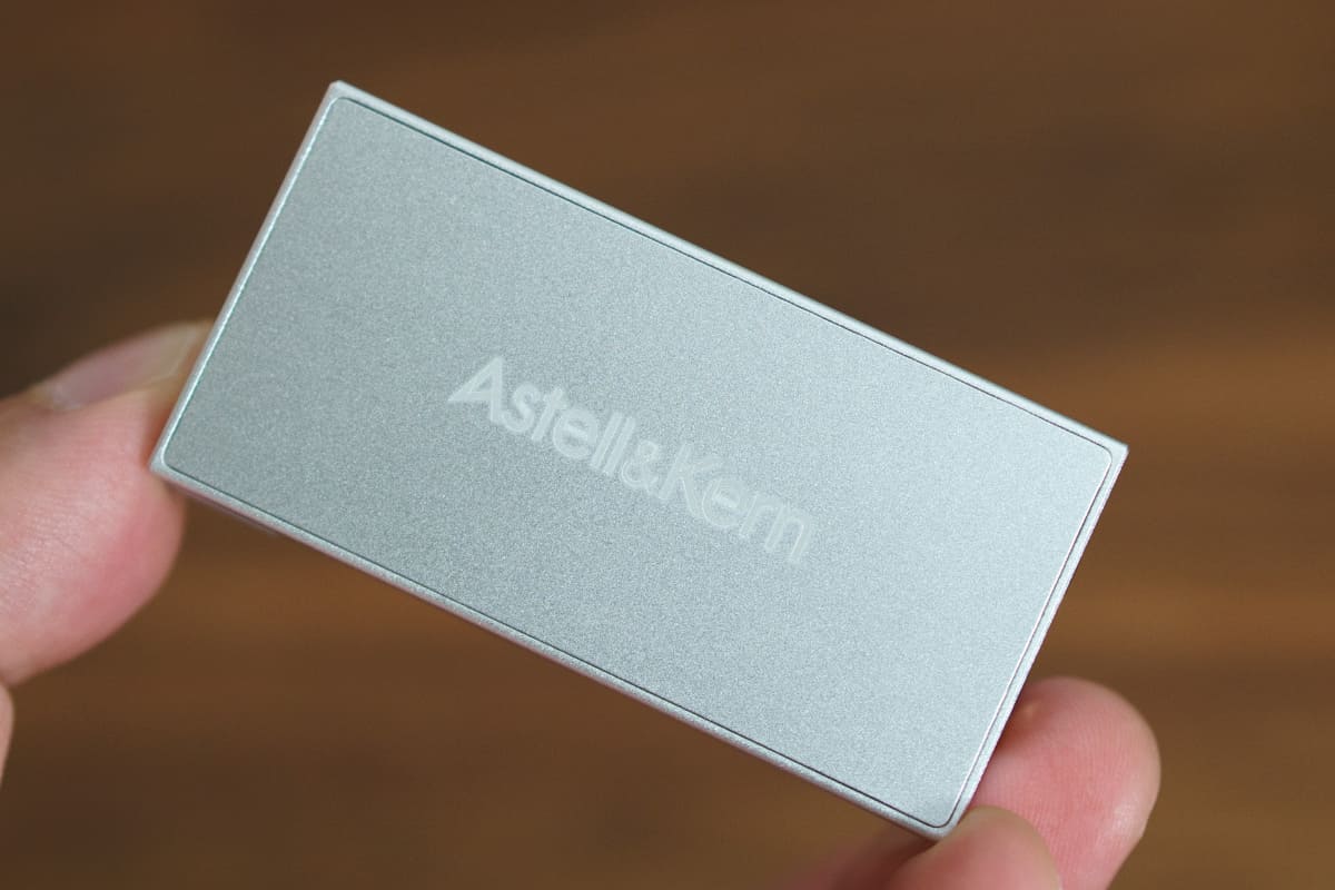 筐体はアルミニウム製