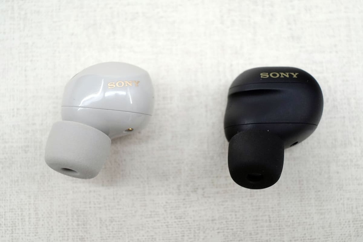 イヤーピースに向かって本体がすぼまっており、耳穴で安定する形状に