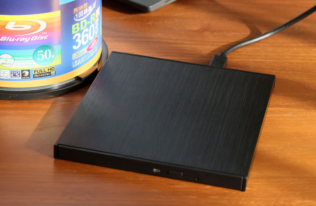 アイ・オー・データ機器のPCドライブ「BDレコ」。価格は22,880円前後