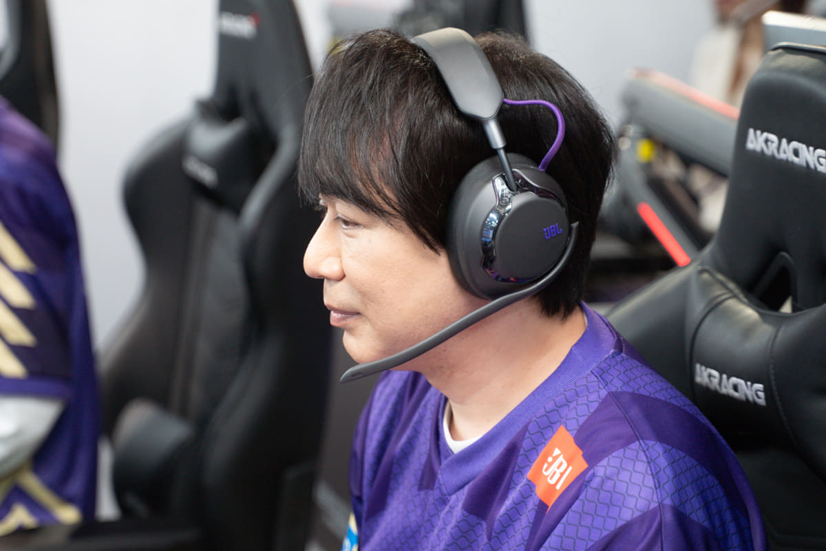 1月末に行なわれた国内導入発表イベントでは、eスポーツチーム「FAV gaming」の選手や、タレントの倉持由香などが登壇。先行して最新モデルを試用していた