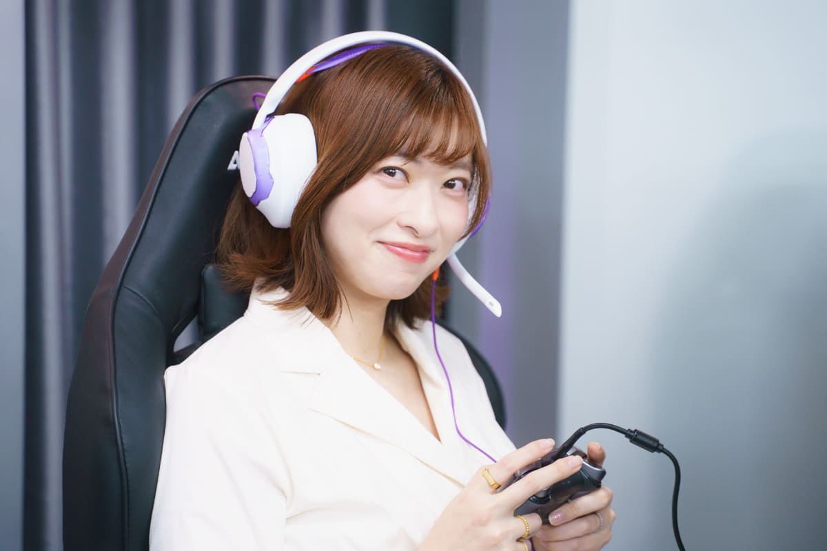 1月末に行なわれた国内導入発表イベントでは、eスポーツチーム「FAV gaming」の選手や、タレントの倉持由香などが登壇。先行して最新モデルを試用していた