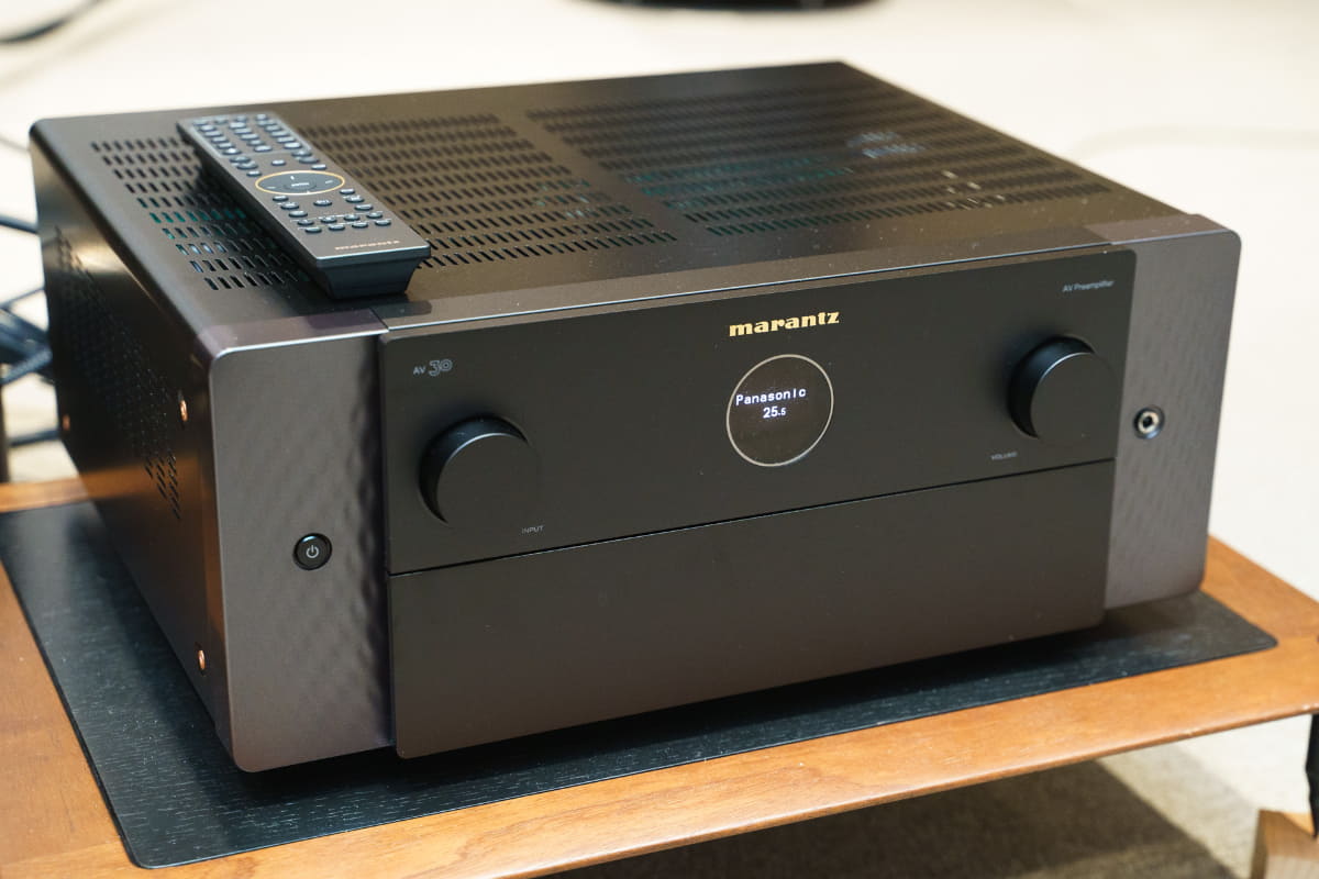 11.4chのAVプリアンプ「AV 30」