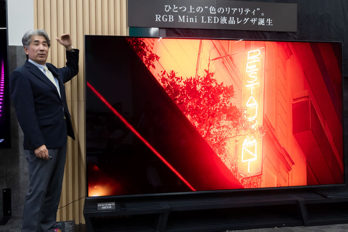 発表会で登壇する石橋副社長