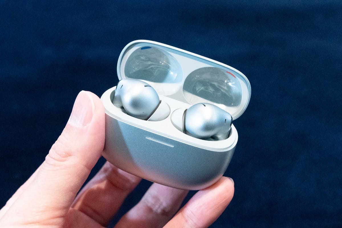 「REDMI Buds 8 Pro」(グレイシャーブルー)