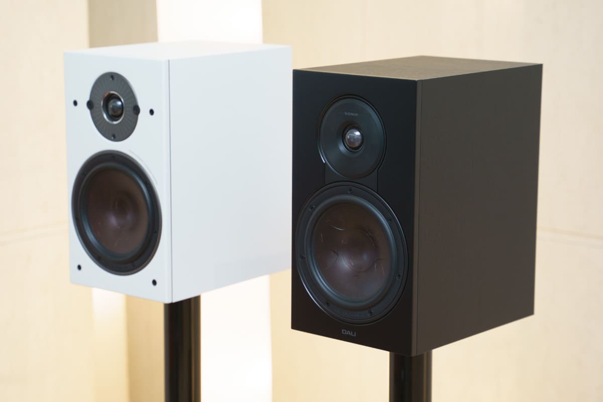 左からOBERON 1、SONIK 1