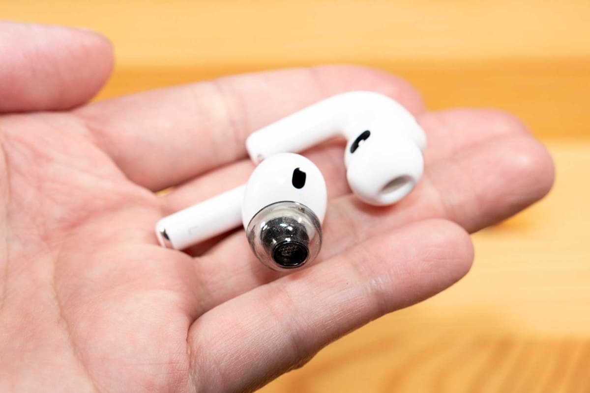 AirPods Pro 3にLサイズの「SednaEarfit XELASTEC II for AirPods Pro 3」を装着したところ