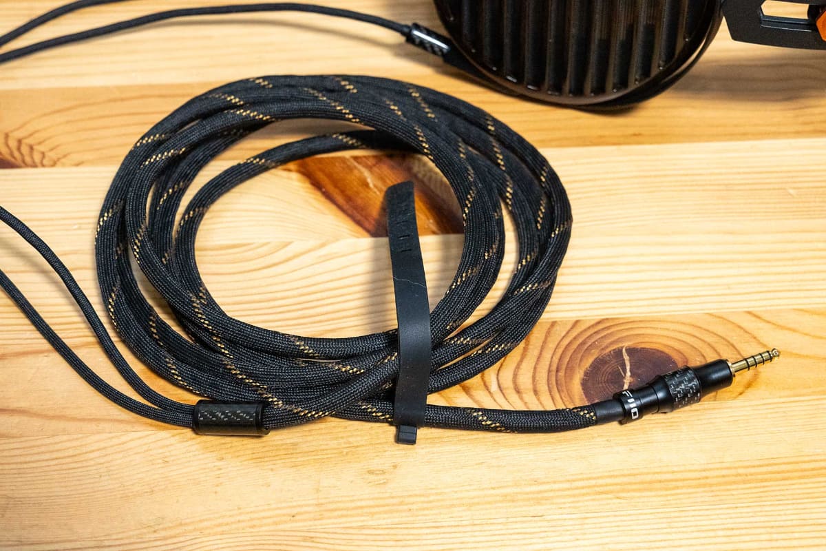 FT7の付属ケーブル