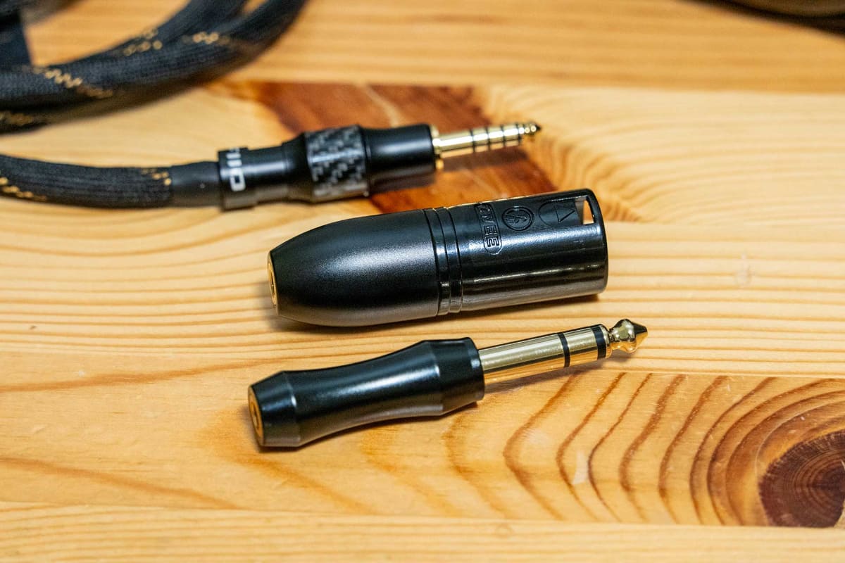 6.35mm標準、XLR 4pinバランスへの変換アダプターも