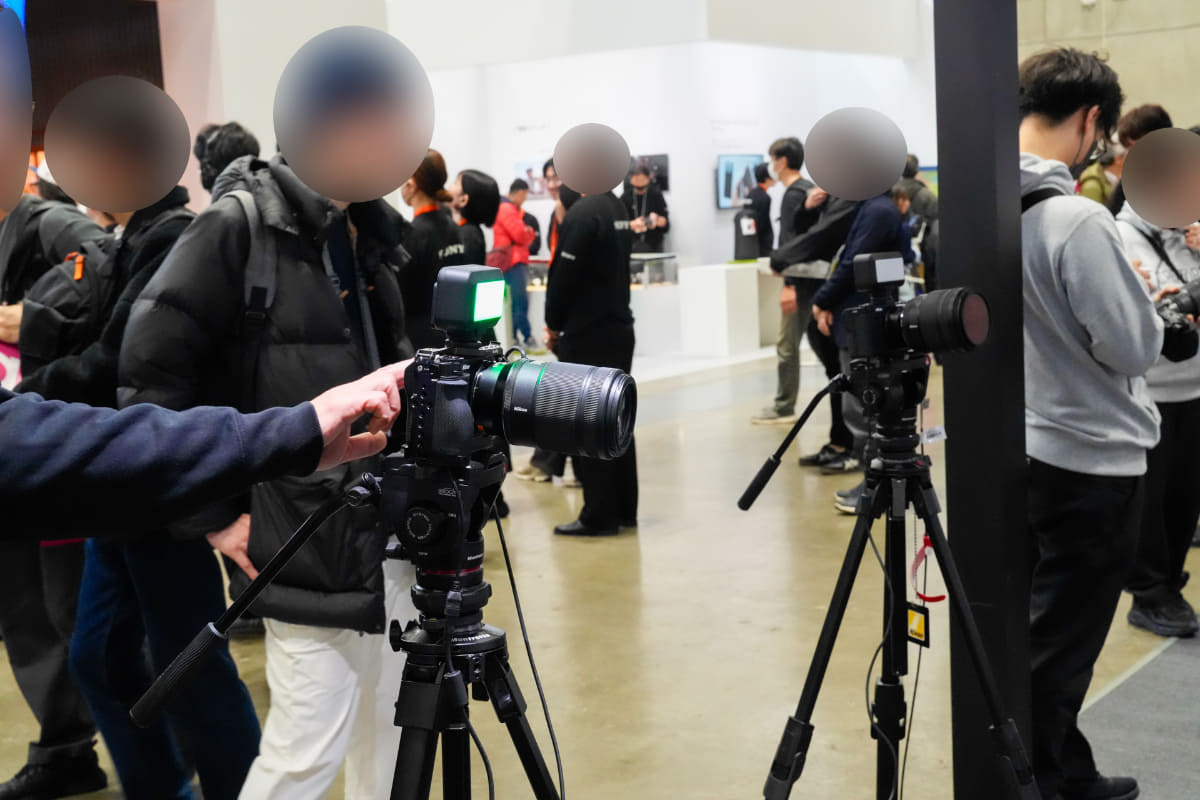 ZRは3台体制で展示されている