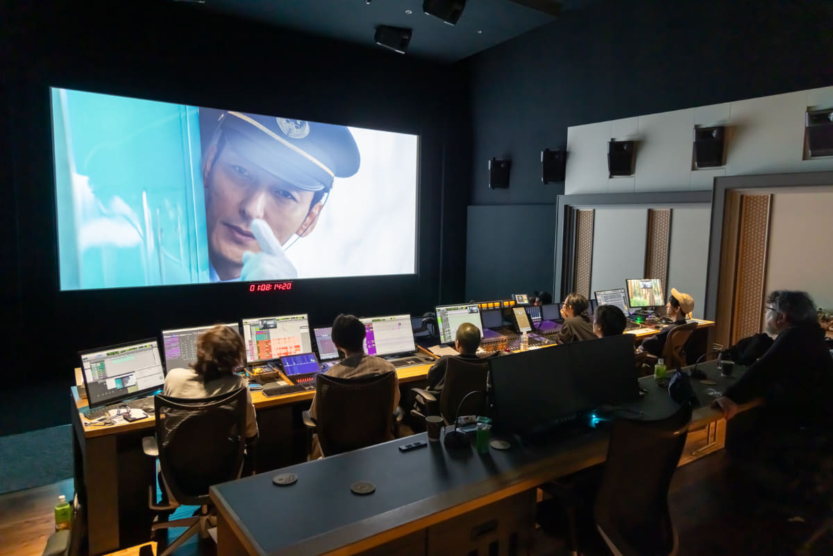 KADOKAWAスタジオで調整されたドルビーアトモス・シネマ版『新幹線大爆破』は、2025年5月18日に仙台で行なわれた特別上映会、10月15日に池袋で行なわれた1日限定上映会で使われました。上映会に参加出来た方は超ラッキー!!