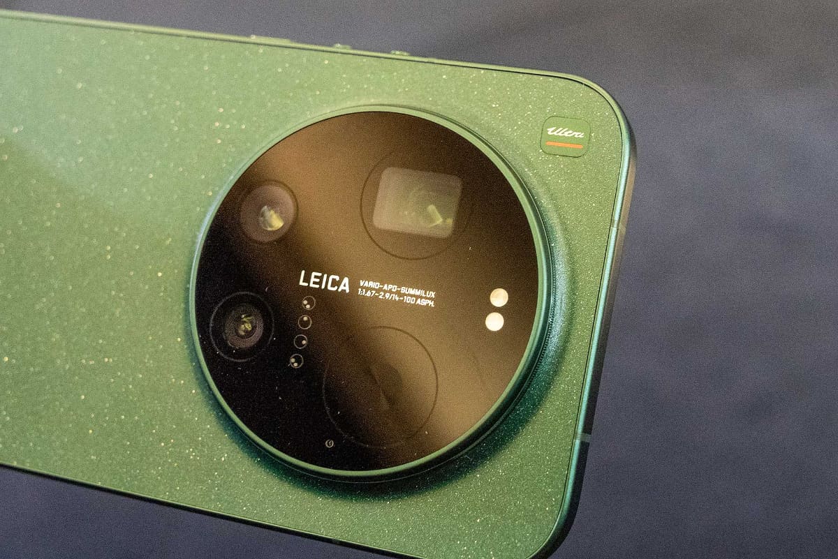 光学ズーム式の望遠レンズでは、ライカでは最高峰のレンズ称号となる「Leica APO lens」をスマホで世界初搭載