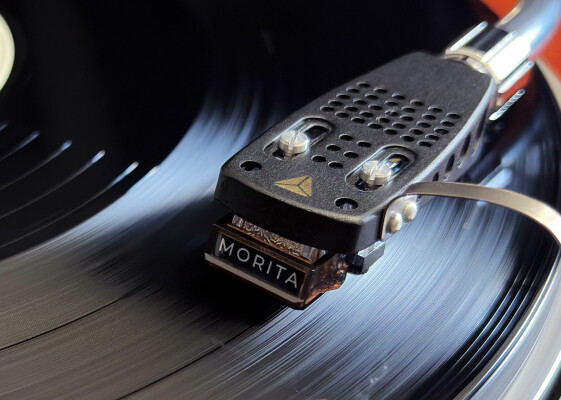 カンチレバーに黒檀を使用したレコード針「KOKUTAN 黒檀」