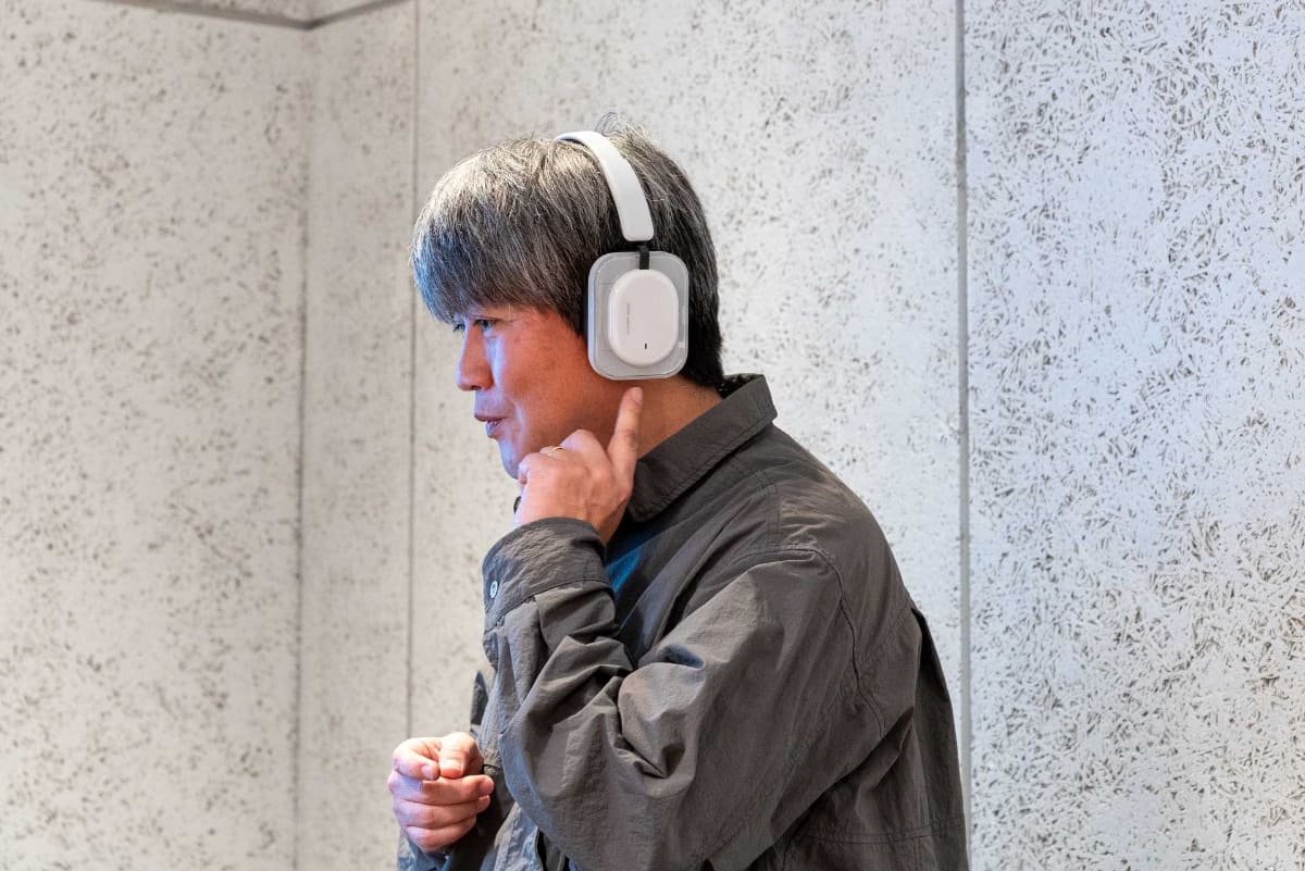 「Headphone (a)」を装着するNothing Japanの黒住吉郎氏