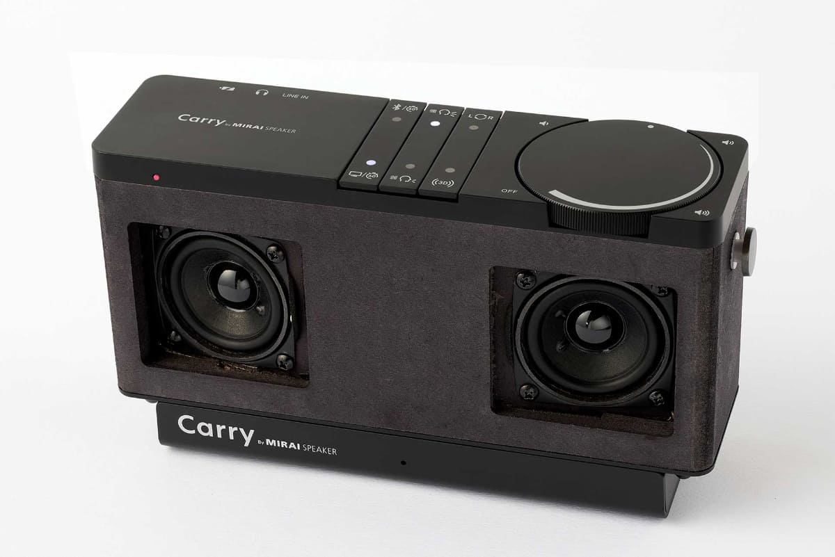 内部を可視化したイメージ図。前面にアングルド・マウントのステレオスピーカー、背面にパッシブラジエーターを備える