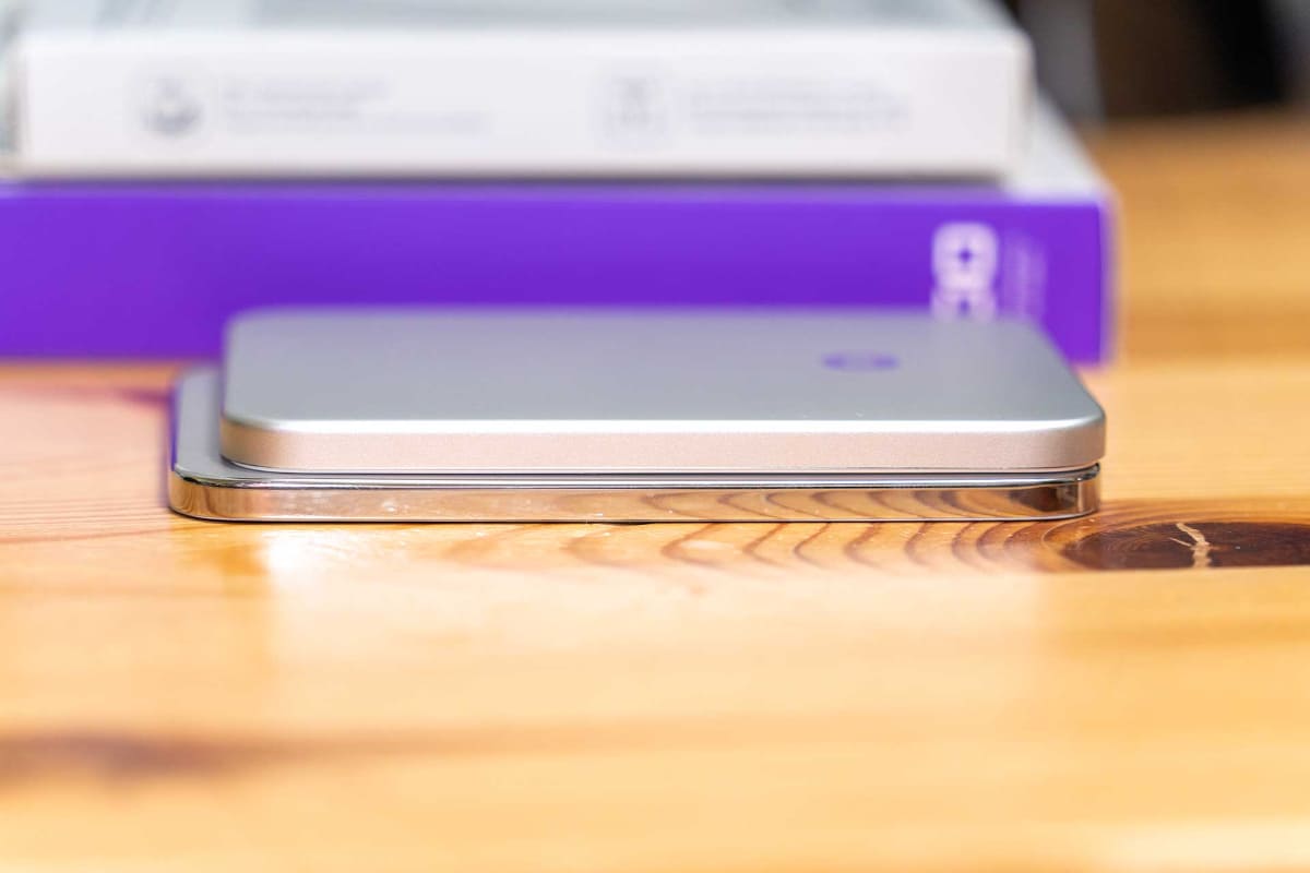 下がCIO「SMARTCOBY ULTRA SLIM 3K」、上がシャオミ「Xiaomi UltraThin Magnetic Power Bank」