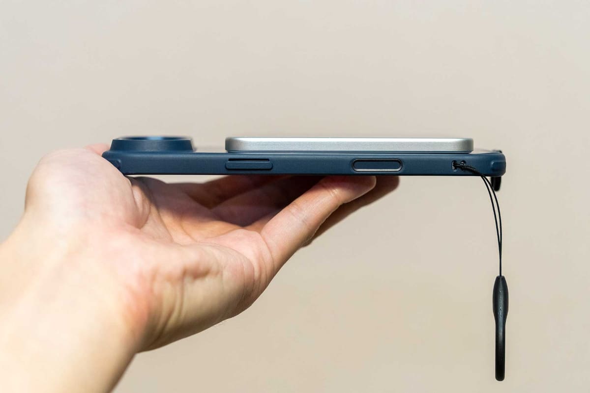 iPhone Airと「Xiaomi UltraThin Magnetic Power Bank」を組み合わせたところ