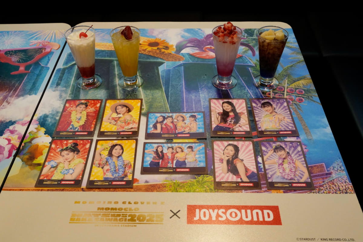 コラボドリンクとオリジナルポストカードはこのような感じ